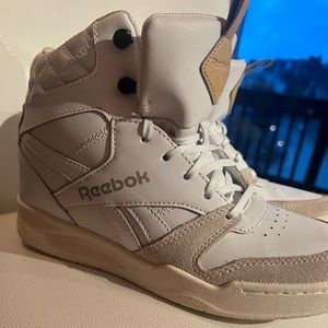 Gently-Used White Women’s Reebok High Top Sneakers